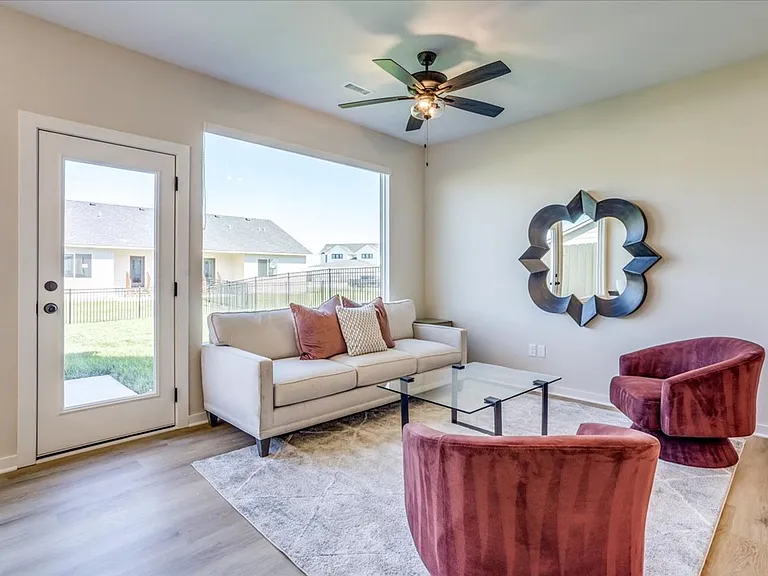 12225 W Fennec St — Photo 3