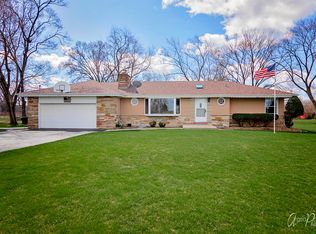 14115 W Linden Ln, Libertyville, IL 60048