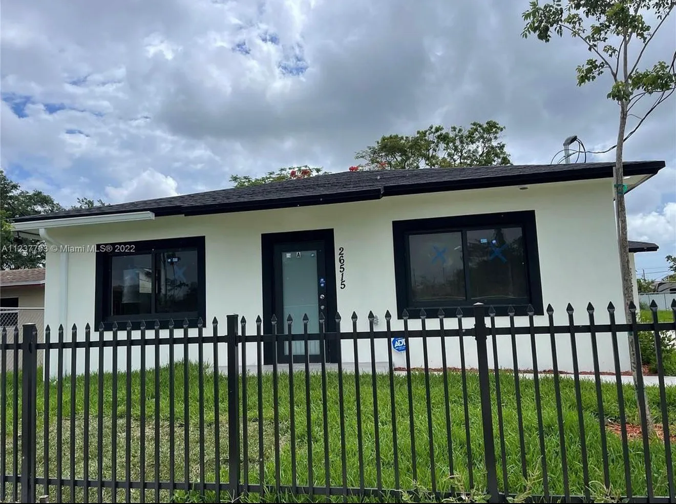 3 bed, 1500 sqft, $2,800 — Photo 2