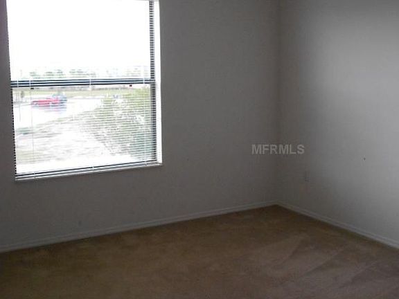 5th image of 2641 Oleander Lakes Dr
