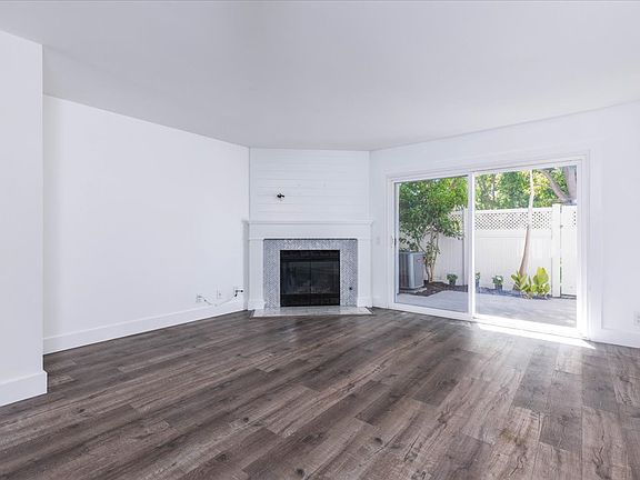 3rd image of 9 Briarwood Ln
