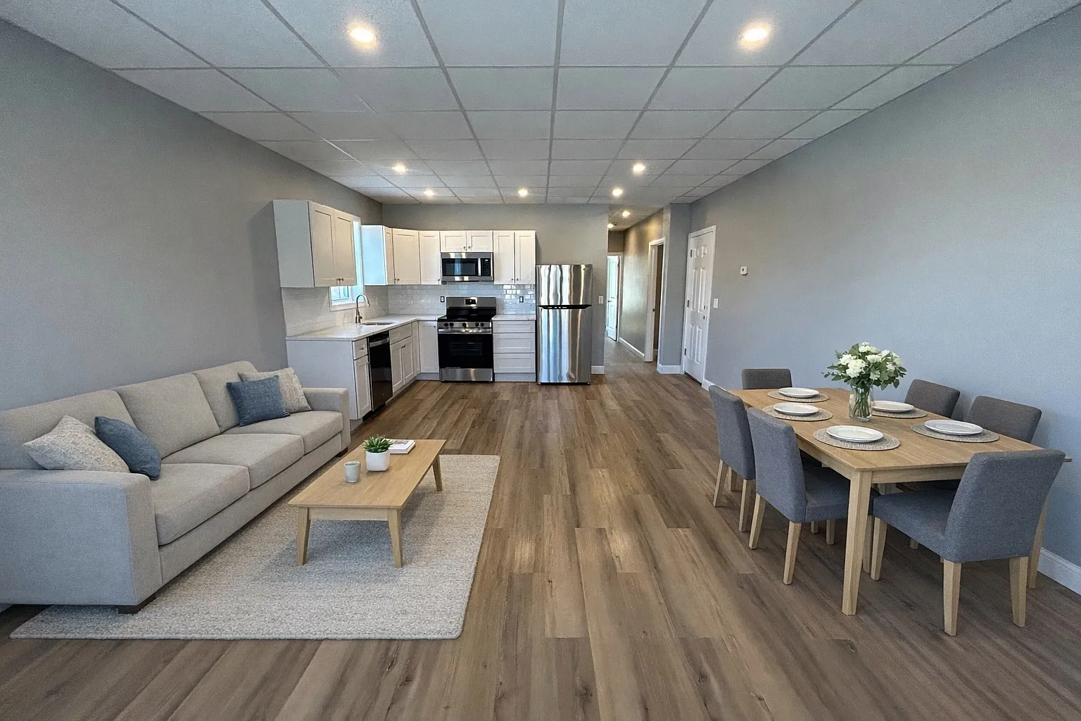 2 bed, 730 sqft, $1,650 — Photo 2