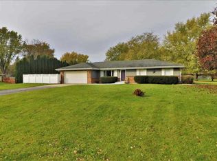 10910 Bayberry Dr, Roscoe, IL 61073