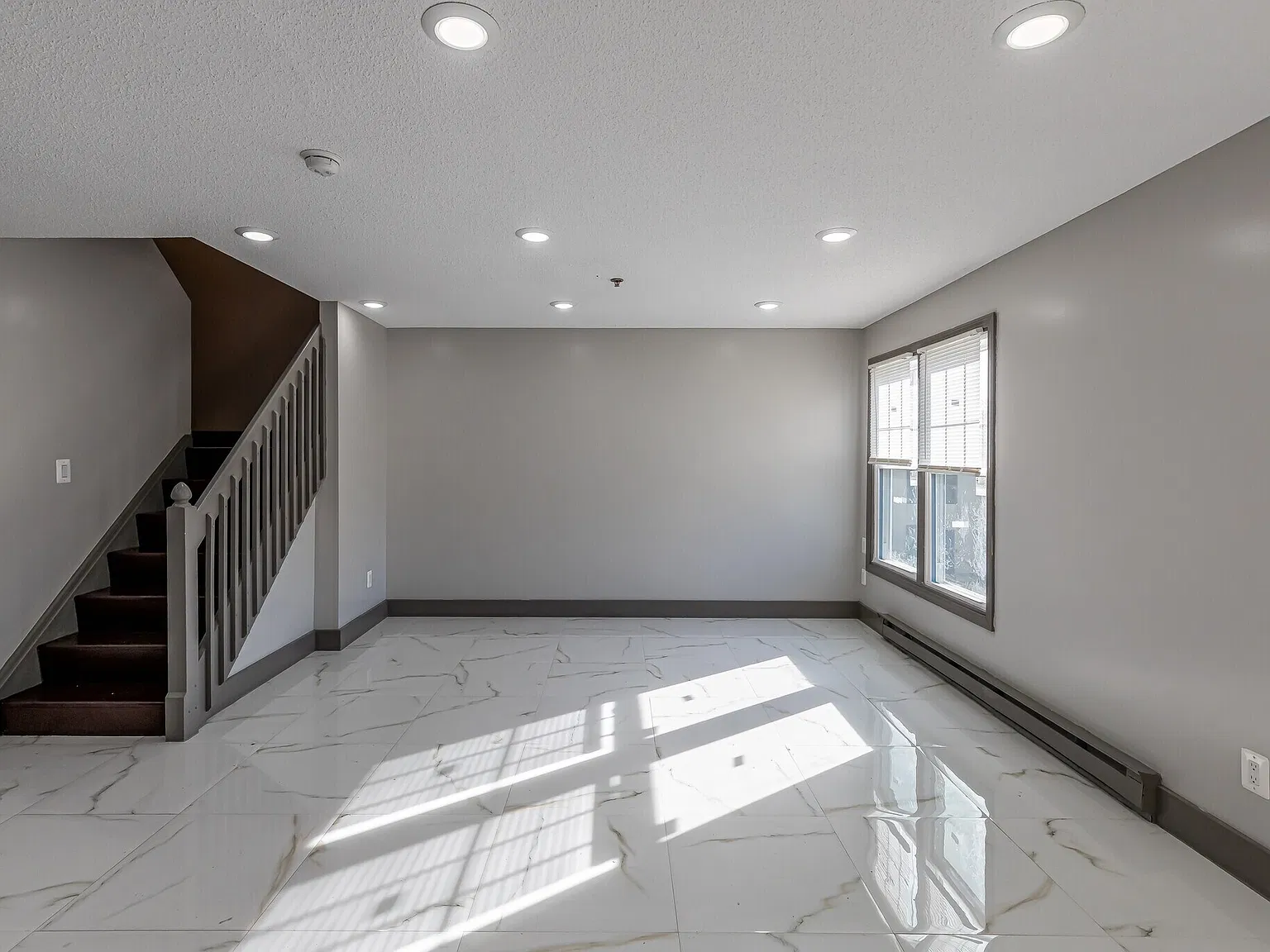 2 bed, 950 sqft, $1,750 — Photo 3