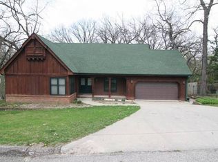 102 Waterbury Rd, Newton, IA 50208