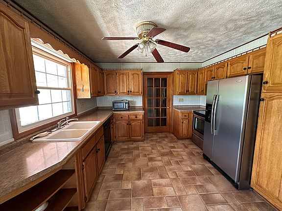 3rd image of 111 Marion Ln