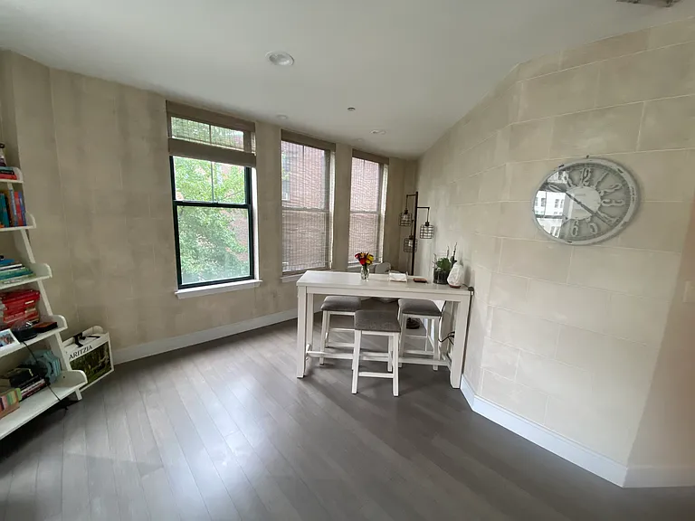 75 Clarendon St #401 — Photo 14