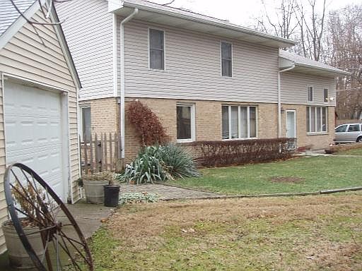 3rd image of 536 S Lyman Ave