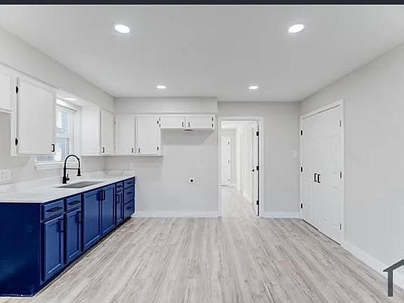 4th image of 207 Betral St #1