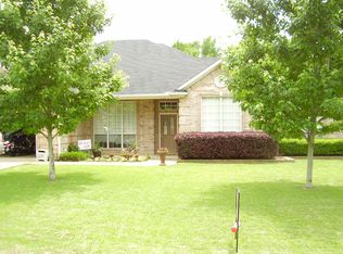 1011 Bobwhite Ln, Whitehouse, TX 75791