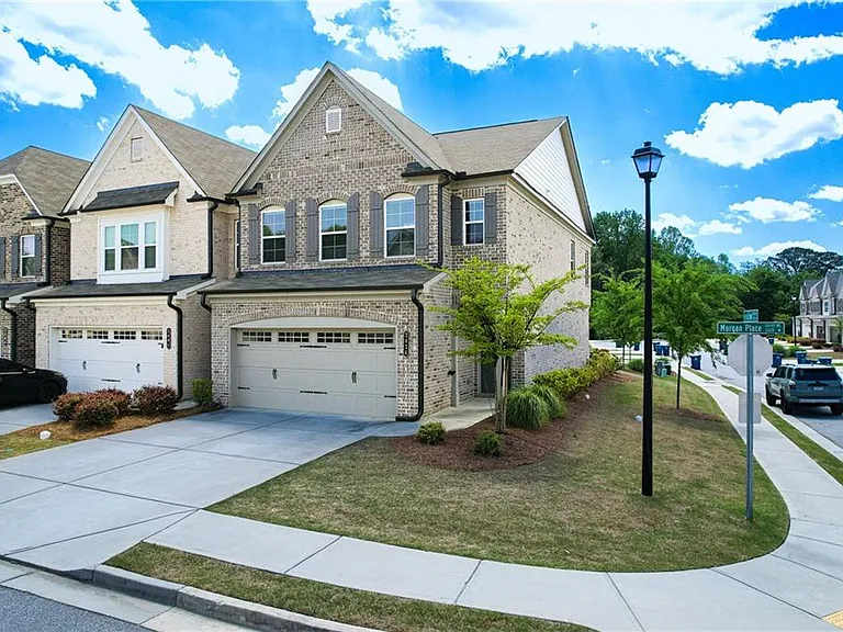 2414 Morgan Place Dr — Photo 2