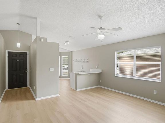 4th image of 2308 Donegan Pl