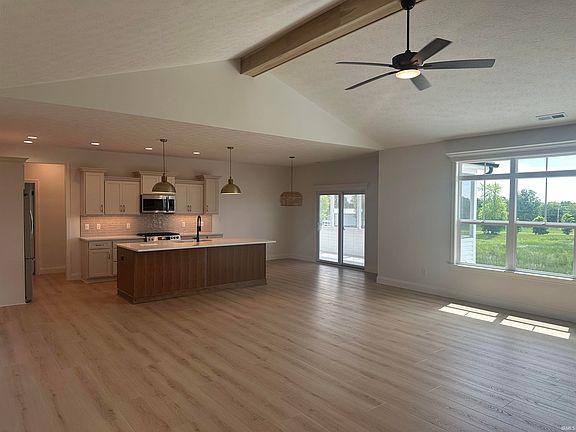 3rd image of 4872 Abbeyville Dr
