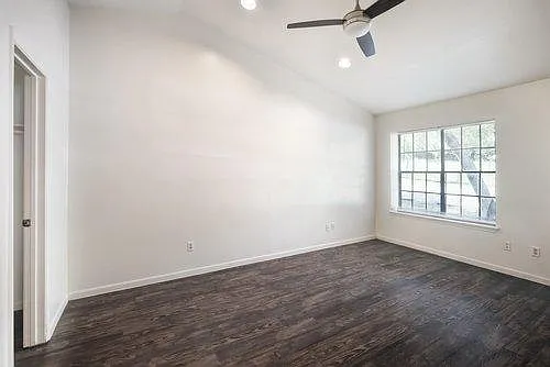 1106 Academy St — Photo 18