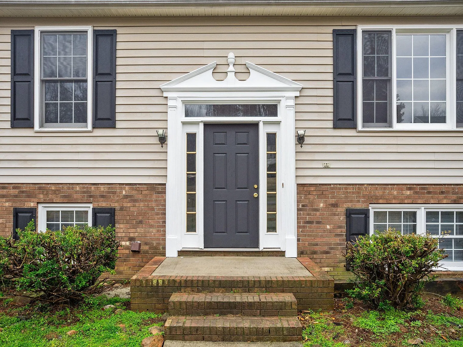 3 bed, 1260 sqft, $2,000 — Photo 2