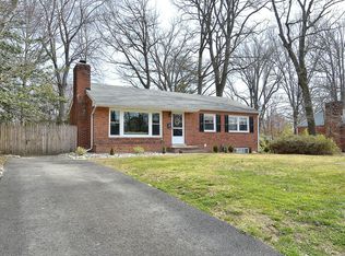 2225 Primrose Dr, Falls Church, VA 22046