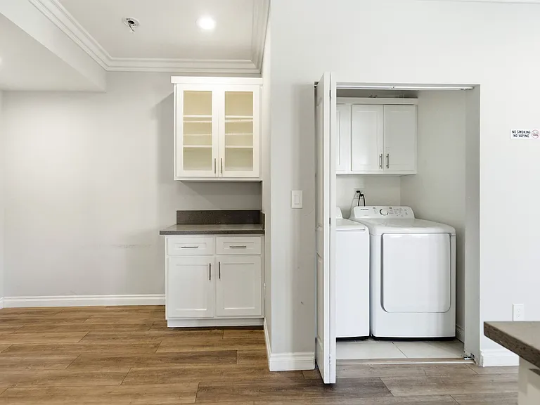 1822 S Harvard Blvd — Photo 18