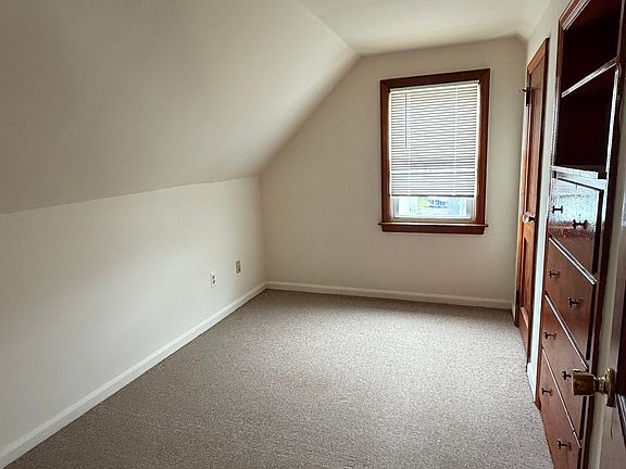 4th image of 18 Ryle Ave Floor 2