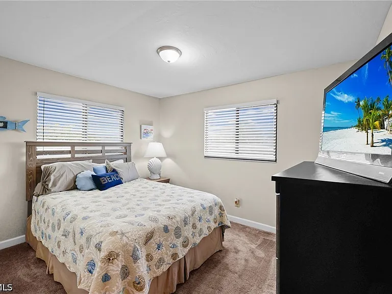 1203 SW 48th Ter #201 — Photo 25