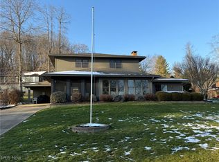 9201 N Shore Dr NE, Mineral City, OH 44656