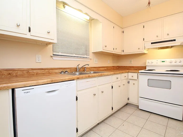 6201 Forest Pines Dr — Photo 7