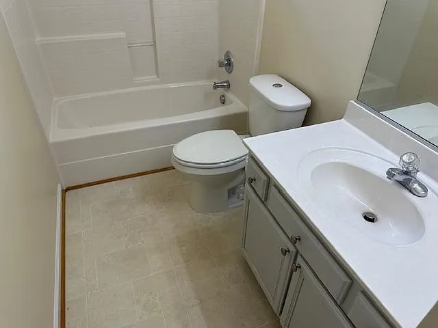 2565 Kentucky Derby Dr — Photo 20