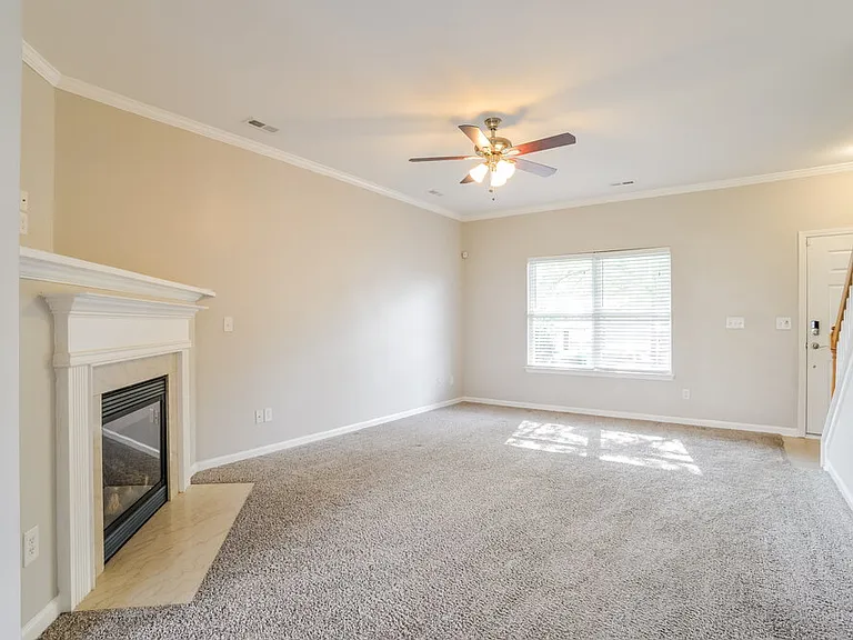 1733 Larne Cir — Photo 4