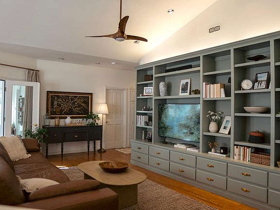 3rd image of 63463 Phoenix Way