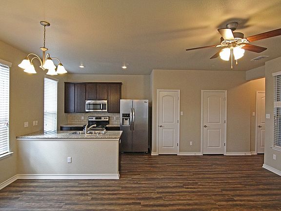 3rd image of 619 Westfield Blvd