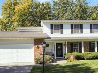 807 Vista Dr, Savoy, IL 61874