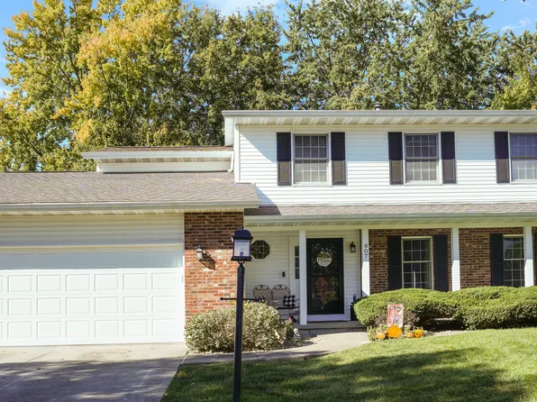 807 Vista Dr, Savoy, IL 61874