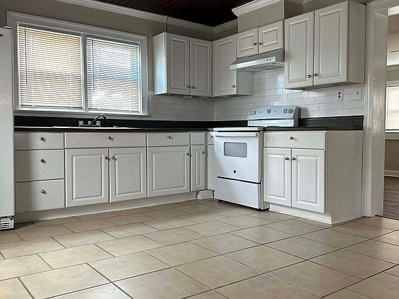 3rd image of 6401 Stantonsburg Rd