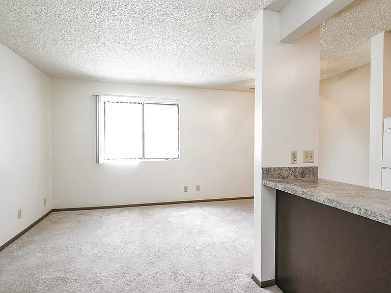 1327 D St #6 — Photo 9
