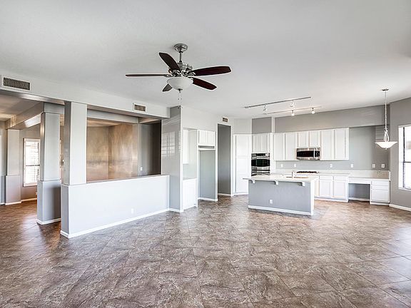 3rd image of 26832 N 45th Pl