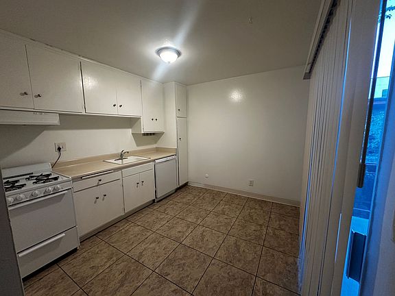 5th image of 5022 Riverton Ave APT 5
