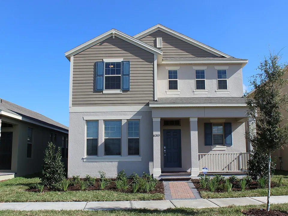 8203 Lakeview Crossing Dr