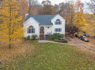 5 Sugarbush Ct, Mahopac, NY 10541