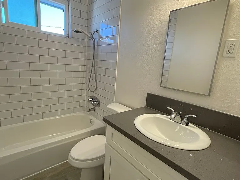 126 E Wilken Way — Photo 16