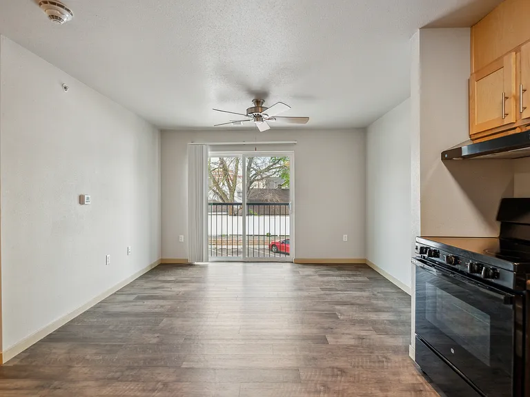 35 Seward Ave NW — Photo 1
