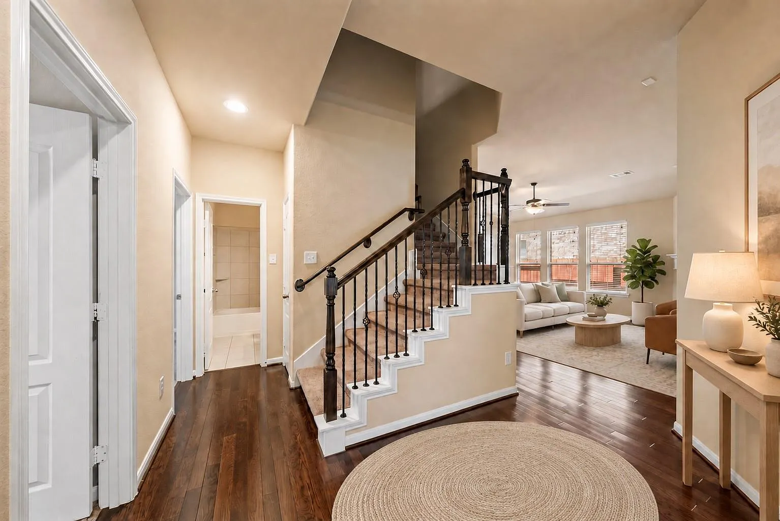 4 bed, 2.5 bath, 2738 sqft, $2,800 — Photo 3