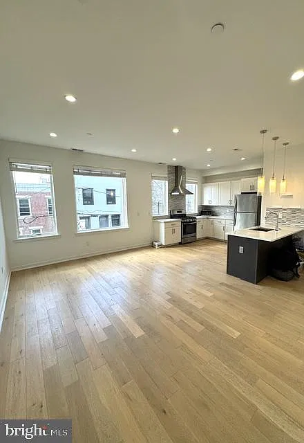 2 bed, 1.5 bath, 1500 sqft, $2,350 — Photo 2