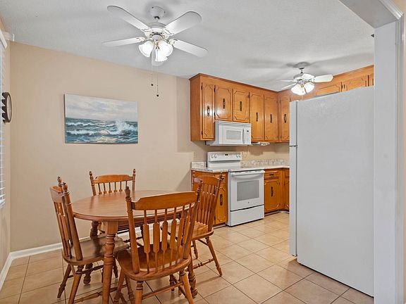5th image of 210 25th Ave. S #26