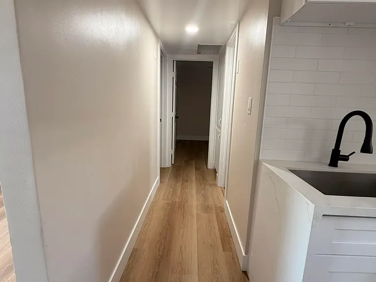 909 S Kenwood Cir #A — Photo 8