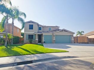 6107 Shasta Daisy Way, Bakersfield, CA 93311