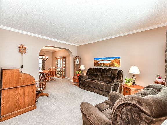 3rd image of 13190 Knollwood Pl