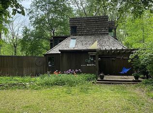 6070 Eastmoor Rd, Bloomfield Hills, MI 48301