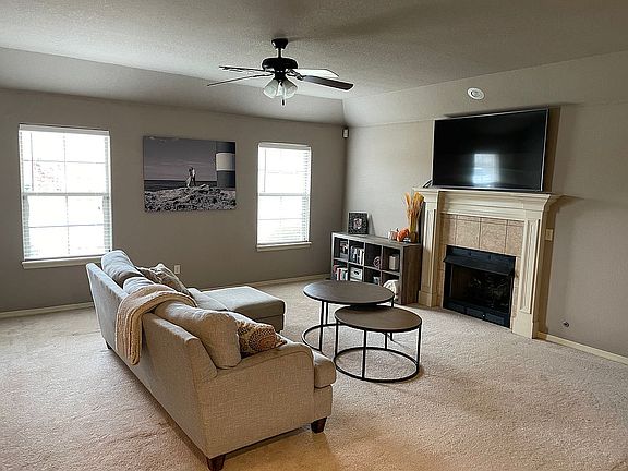 4th image of 451 Sorrento Dr
