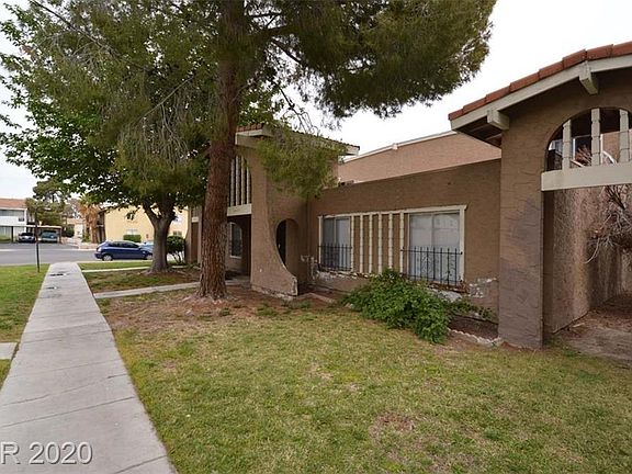 3rd image of 4607 Monterey Cir Unit 1