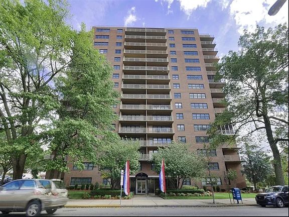 3rd image of 215 Passaic Ave #521-01J
