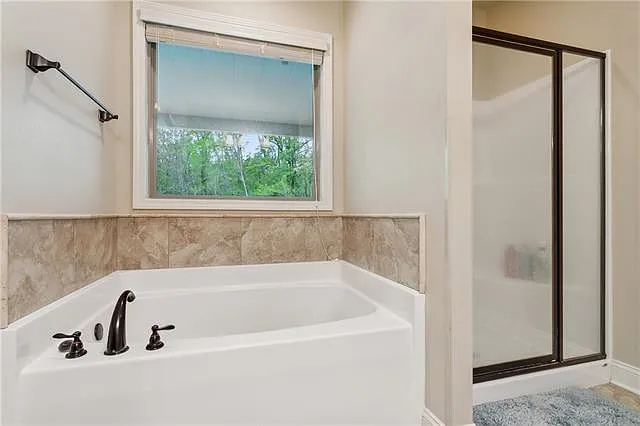 18313 Cusachs Dr — Photo 9